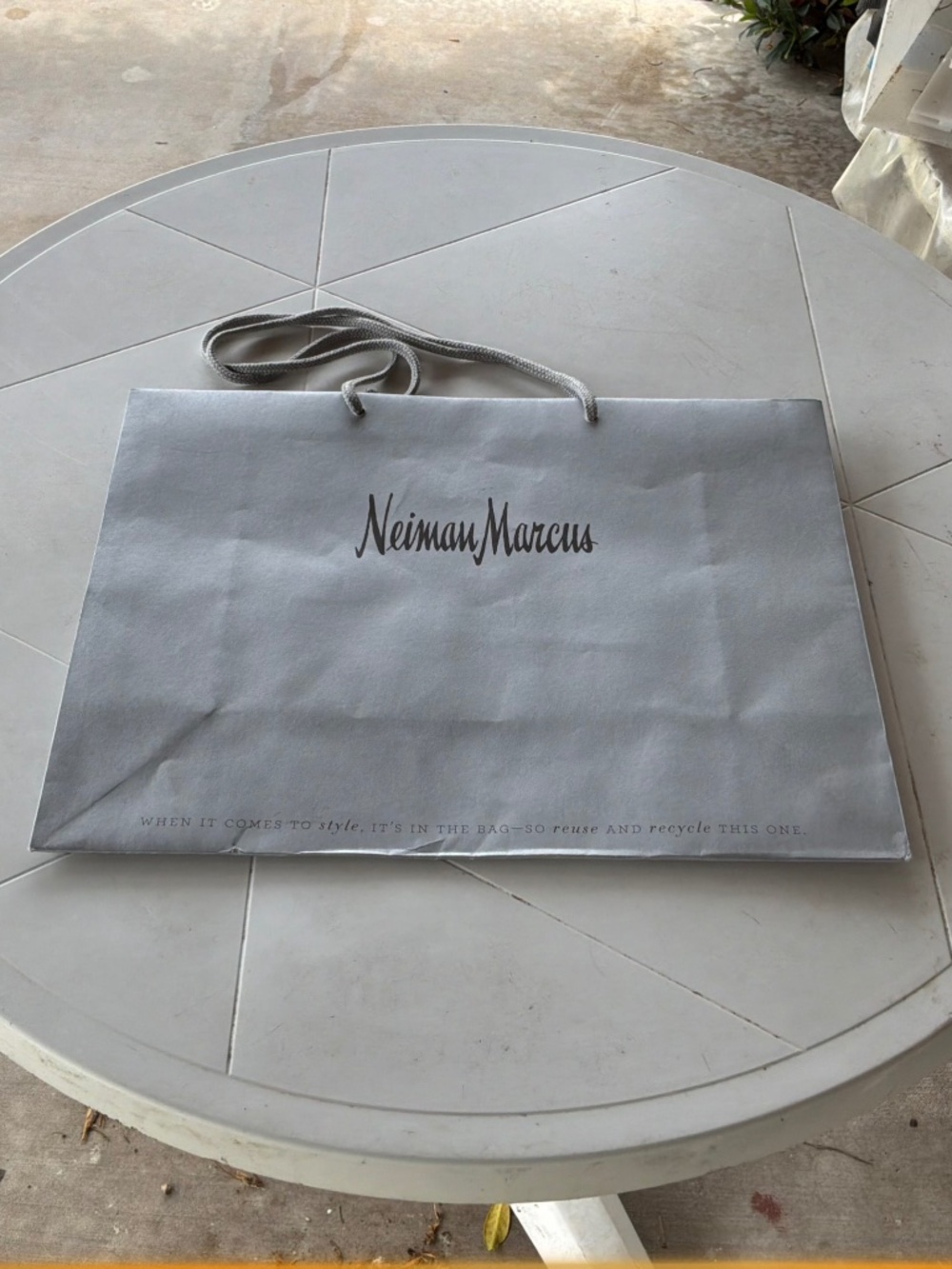 4 NEW NEIMAN MARCUS LOGO SHOPPING BAGS